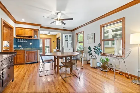 1123 Cleveland Street Evanston IL 60202