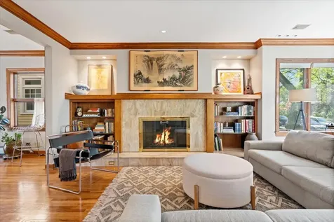 1123 Cleveland Street Evanston IL 60202
