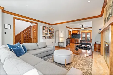 1123 Cleveland Street Evanston IL 60202