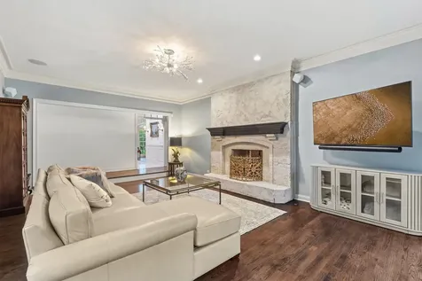 1110 Fox Glen Drive St. Charles IL 60174