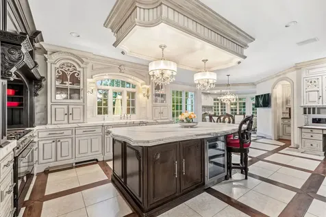 1110 Fox Glen Drive St. Charles IL 60174