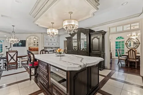 1110 Fox Glen Drive St. Charles IL 60174