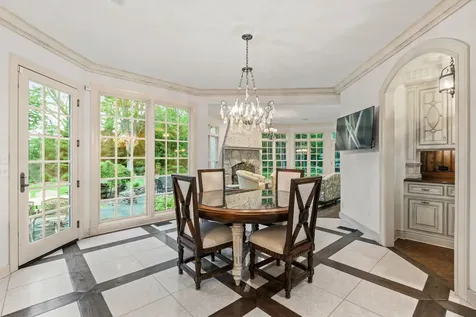 1110 Fox Glen Drive St. Charles IL 60174