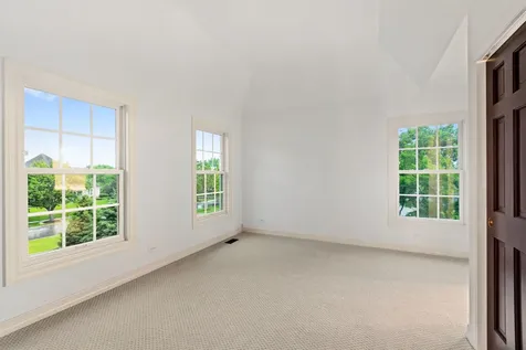 1110 Fox Glen Drive St. Charles IL 60174
