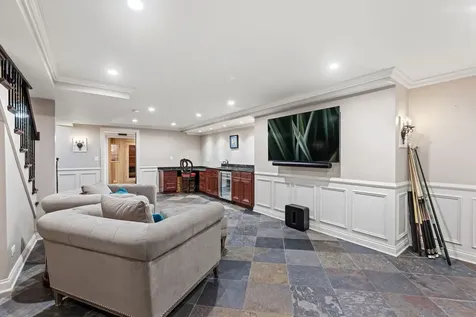 1110 Fox Glen Drive St. Charles IL 60174