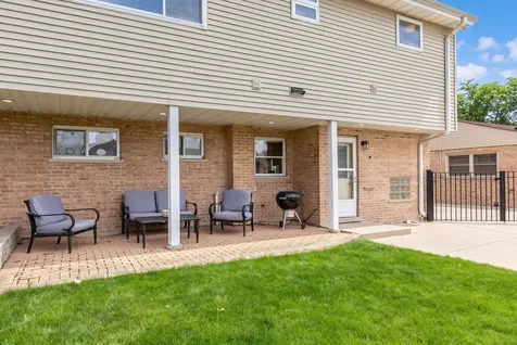 8233 North Octavia Avenue Niles IL 60714