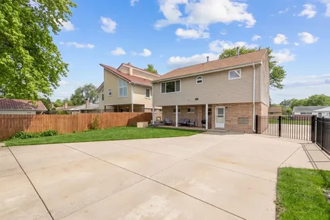 8233 North Octavia Avenue Niles IL 60714