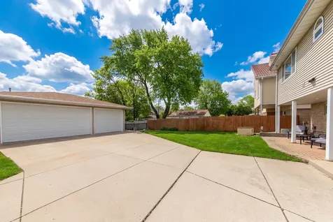 8233 North Octavia Avenue Niles IL 60714