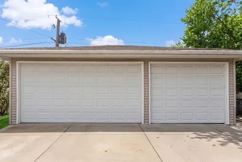 8233 North Octavia Avenue Niles IL 60714
