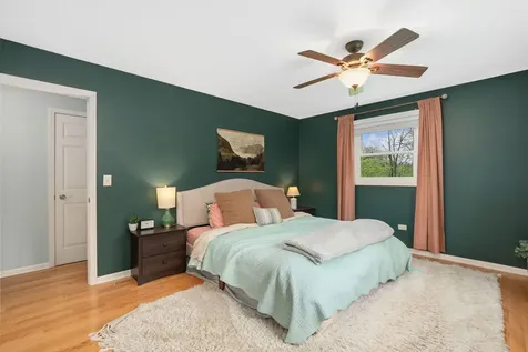 602 Hickory Road Woodstock IL 60098