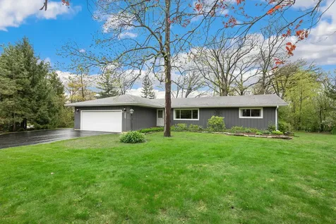 602 Hickory Road Woodstock IL 60098