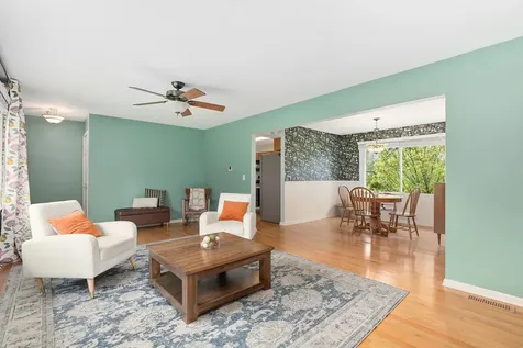 602 Hickory Road Woodstock IL 60098