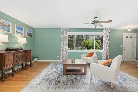 602 Hickory Road Woodstock IL 60098