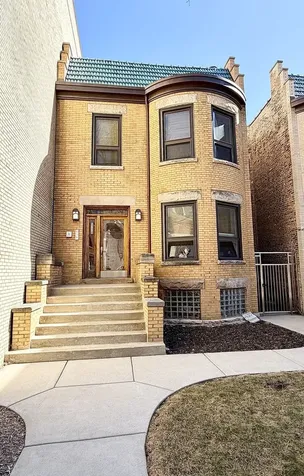 5739 North Winthrop Avenue Chicago IL 60660