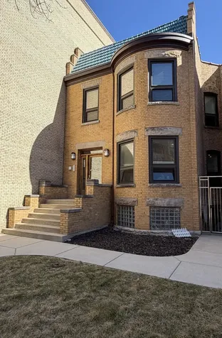 5739 North Winthrop Avenue Chicago IL 60660