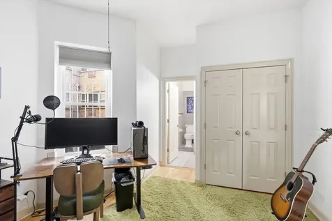 5739 North Winthrop Avenue Chicago IL 60660