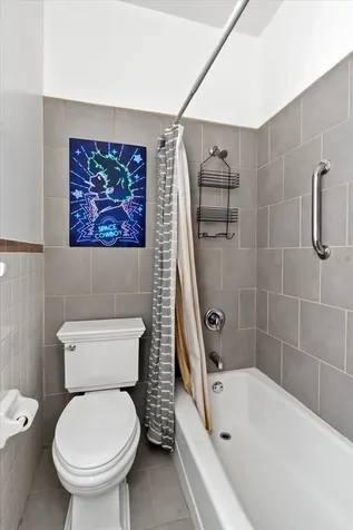 5739 North Winthrop Avenue Chicago IL 60660