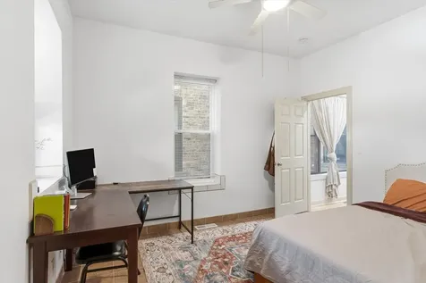 5739 North Winthrop Avenue Chicago IL 60660