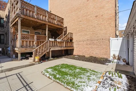 5739 North Winthrop Avenue Chicago IL 60660