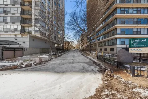 5739 North Winthrop Avenue Chicago IL 60660