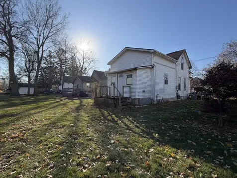327 South Elm Street Paxton IL 60957