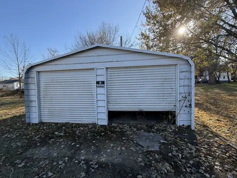 327 South Elm Street Paxton IL 60957