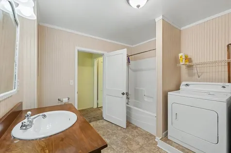 519 East Allen Street Farmer City IL 61842