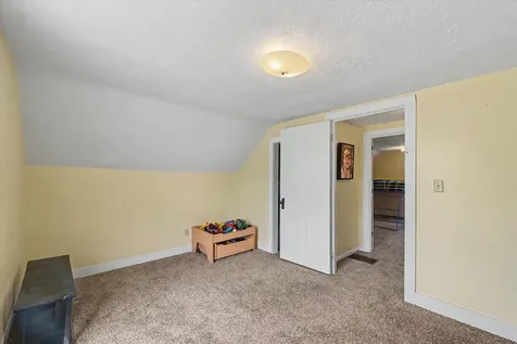 519 East Allen Street Farmer City IL 61842