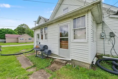 519 East Allen Street Farmer City IL 61842