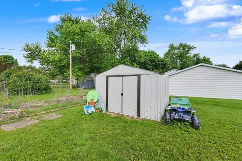519 East Allen Street Farmer City IL 61842