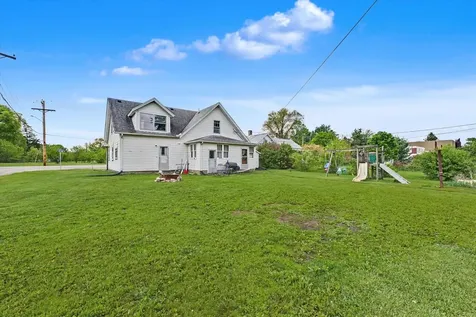 519 East Allen Street Farmer City IL 61842