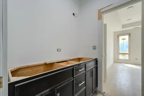 6305 North Keeler Avenue Chicago IL 60646