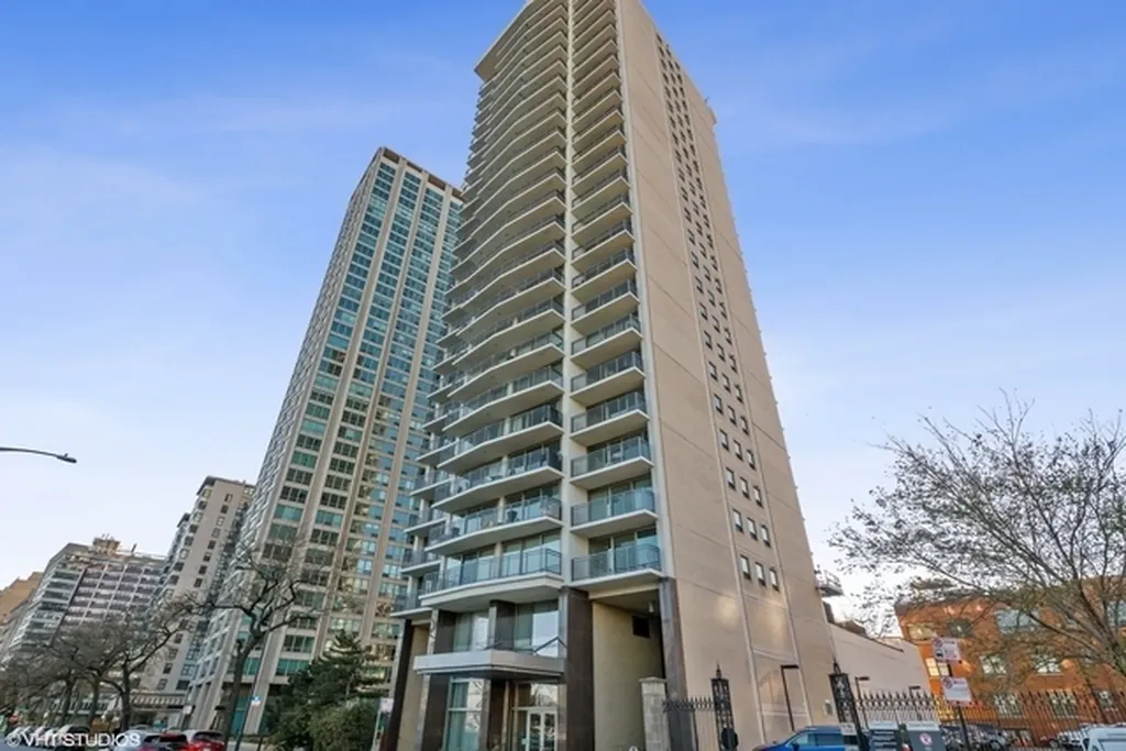 3470 North Lake Shore Drive Chicago IL 60657