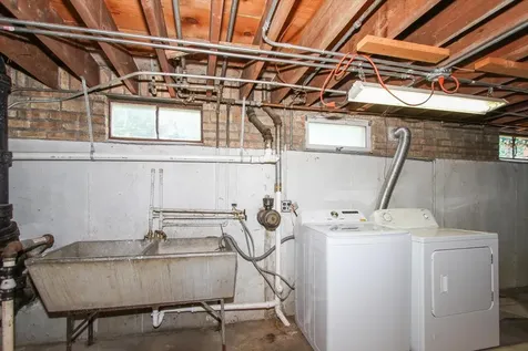 831 South Mitchell Avenue Arlington Heights IL 60005