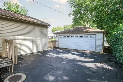 831 South Mitchell Avenue Arlington Heights IL 60005