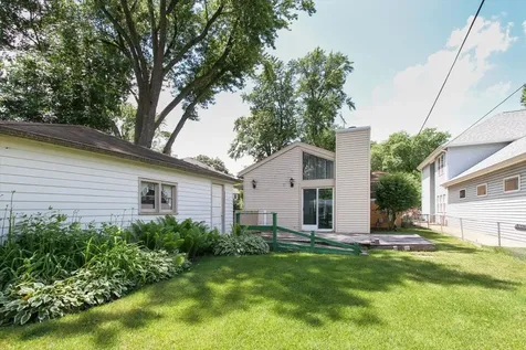 831 South Mitchell Avenue Arlington Heights IL 60005