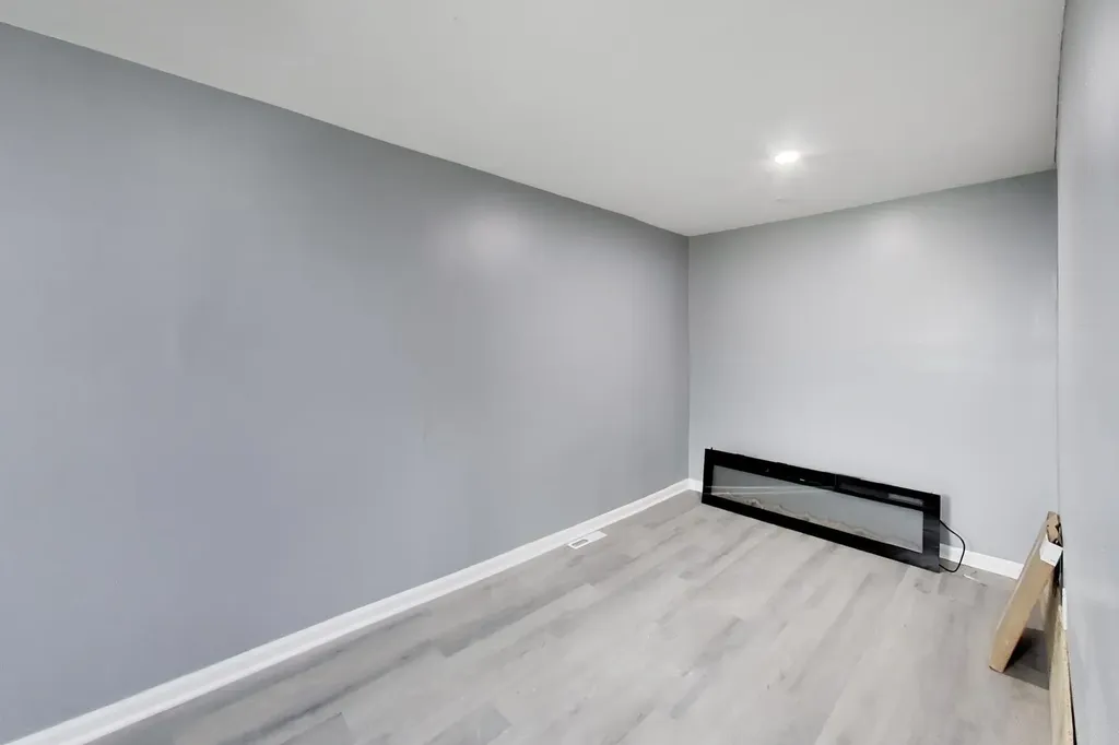 9549 South Calumet Avenue Chicago IL 60628