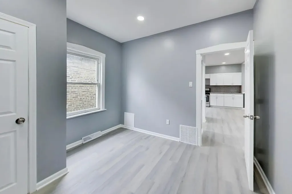 9549 South Calumet Avenue Chicago IL 60628