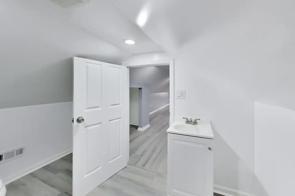 9549 South Calumet Avenue Chicago IL 60628