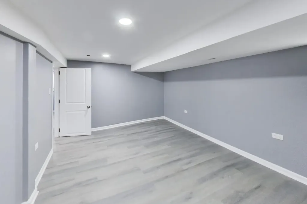 9549 South Calumet Avenue Chicago IL 60628