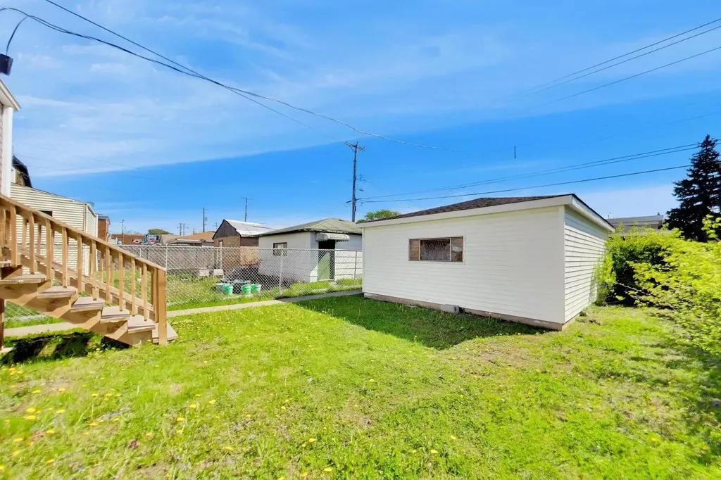 9549 South Calumet Avenue Chicago IL 60628