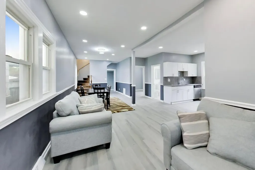 9549 South Calumet Avenue Chicago IL 60628