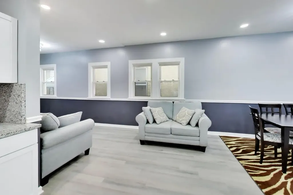9549 South Calumet Avenue Chicago IL 60628