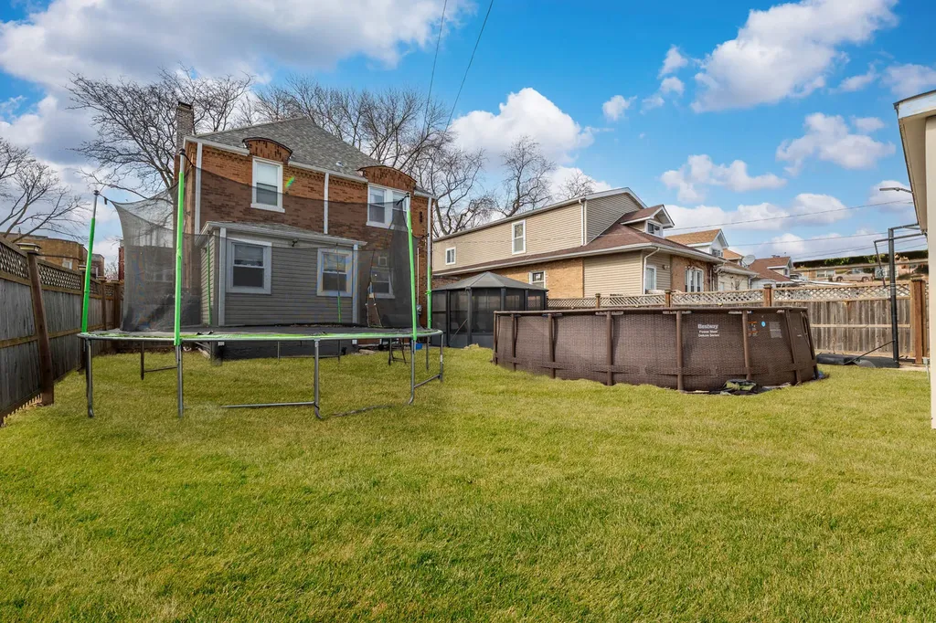 7931 South Paxton Avenue Chicago IL 60617