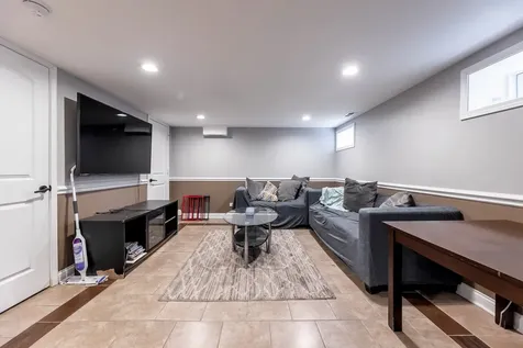7931 South Paxton Avenue Chicago IL 60617