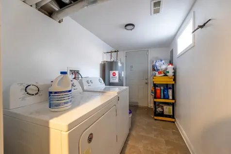7931 South Paxton Avenue Chicago IL 60617