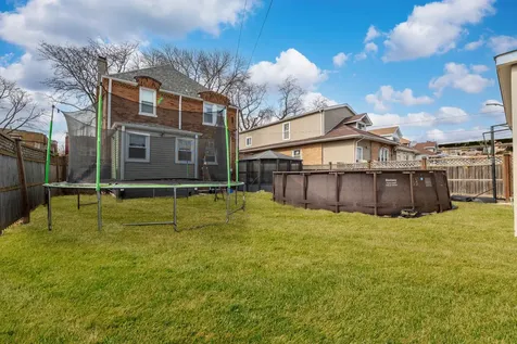 7931 South Paxton Avenue Chicago IL 60617