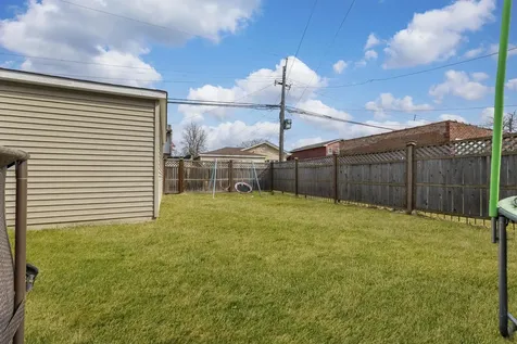 7931 South Paxton Avenue Chicago IL 60617