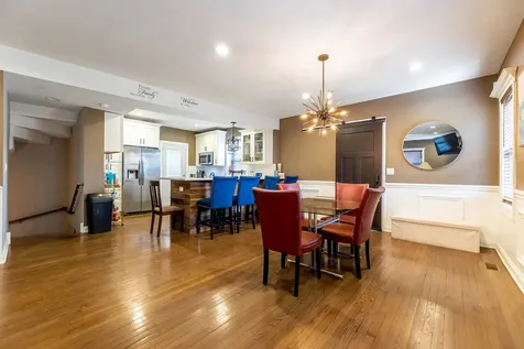 7931 South Paxton Avenue Chicago IL 60617