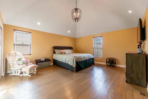 7931 South Paxton Avenue Chicago IL 60617